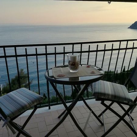 A & M House Apartment Moneglia Bagian luar foto