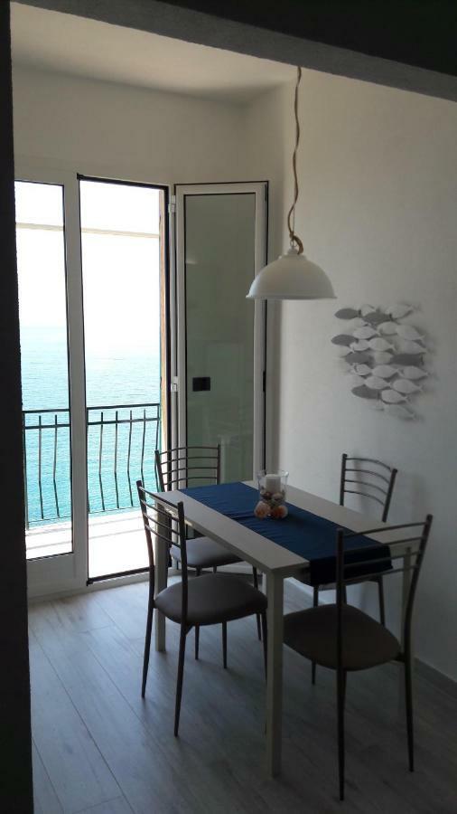 A & M House Apartment Moneglia Bagian luar foto