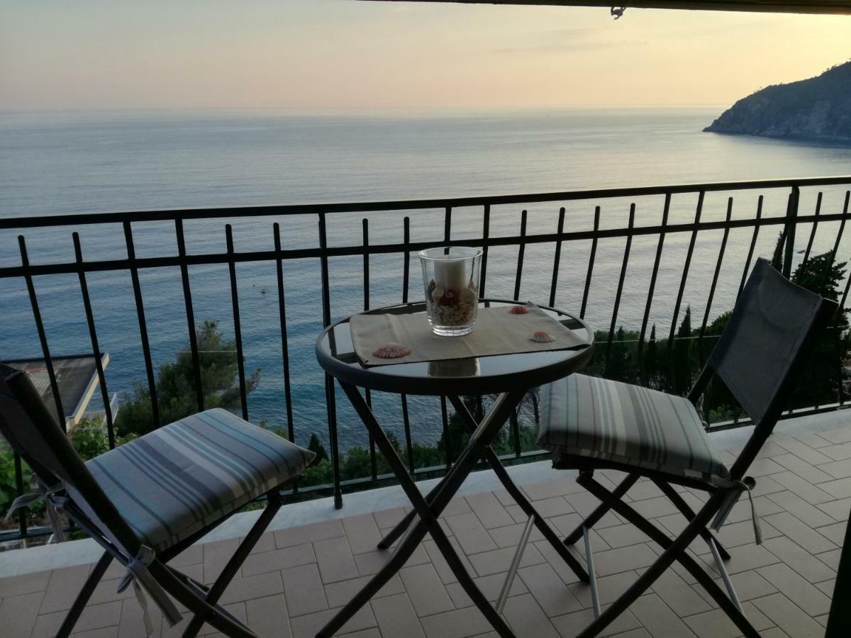 A & M House Apartment Moneglia Bagian luar foto