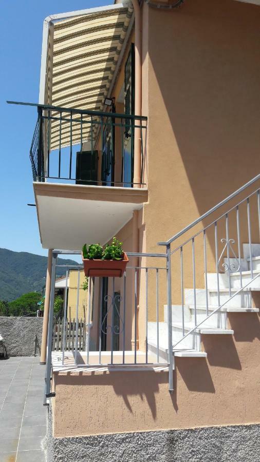 A & M House Apartment Moneglia Bagian luar foto
