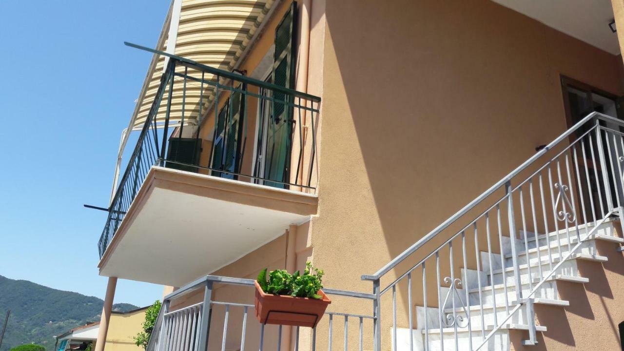 A & M House Apartment Moneglia Bagian luar foto